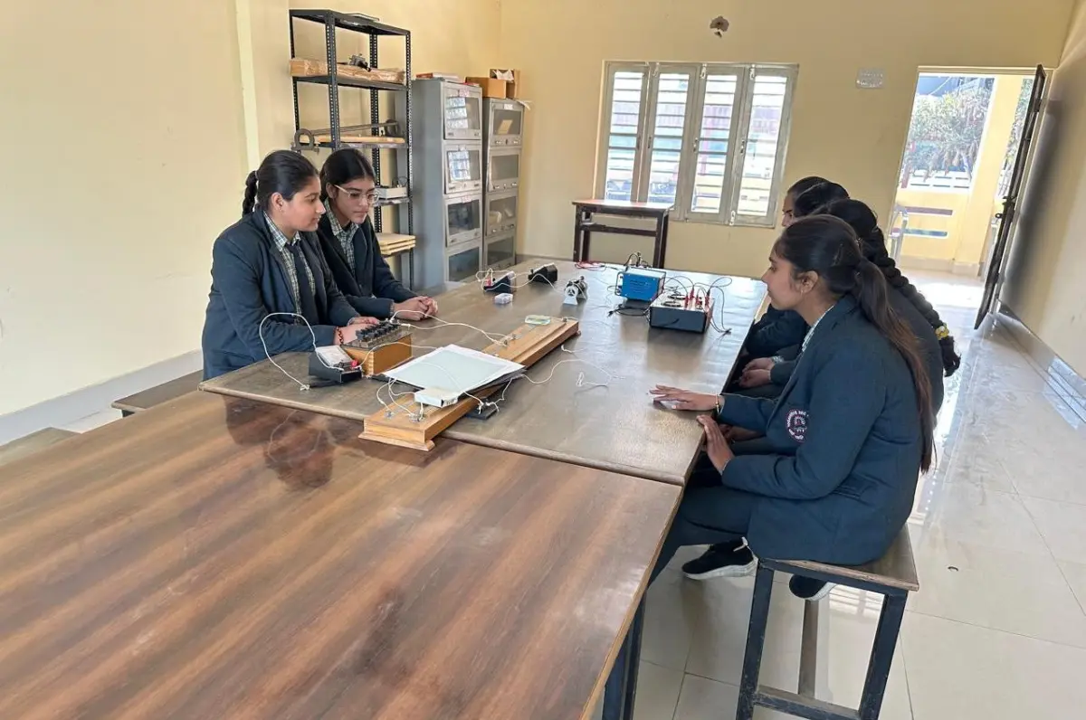 Advanced Digital Classrooms